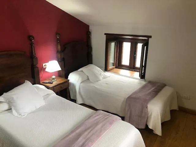 Casa Navarro Maison d'hôtes O Cebrero